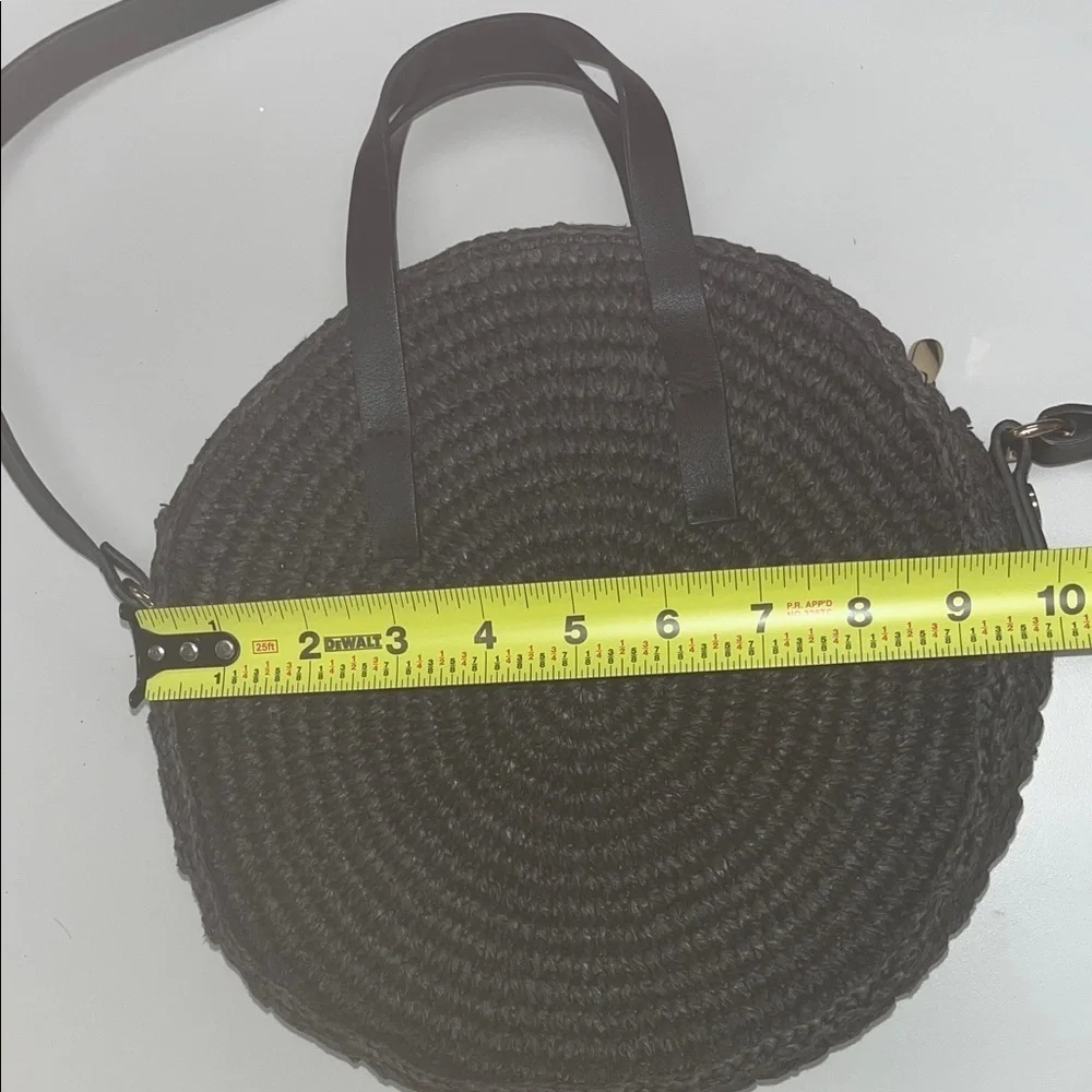 H&M Black Circular Crossbody Bag / with handles